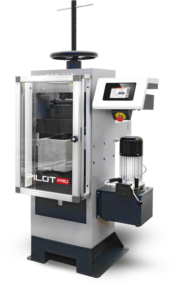 Máquina De Compresión Automática Pilot Pro Compact-Line, 2000 Kn De Capacidad. Para Probar Bloques Según Astm C140 Y Cilindros De Hasta 6Quot; X 12" (