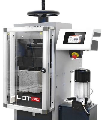 Máquina De Compresión Automática , 3000 Kn De Capacidad, Para Ensayos De Bloques Según Astm C140 Y Cilindros De Hasta 6" X 12" (150X300mm) Según Astm C39 Y Aashto T-22.  230V/50-60Hz/1Ph